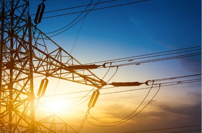 Em 5 anos cabos da rede de energia terão que ser isolados