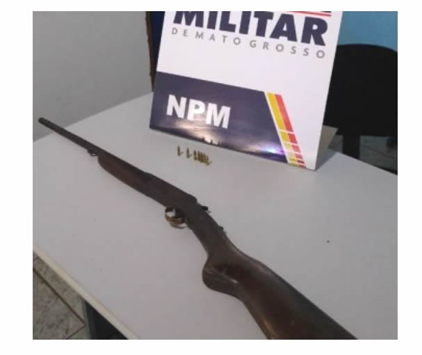 Suspeito agride ex-mulher é detido com arma de fogo e munições