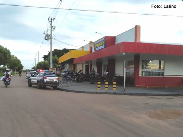Assaltante armado em Colíder realiza roubo no Mercado Pague Menos.