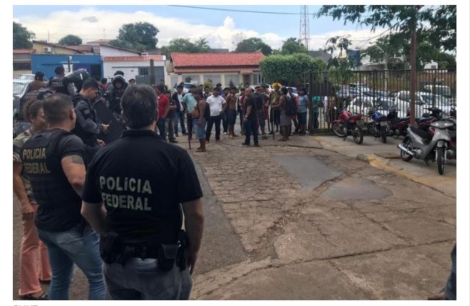 Índios são presos por extorsão e xavantes tentam invadir fórum em Barra do Garças