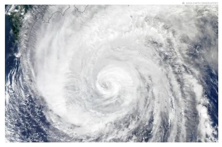 Tufão e terremoto deixam mortos e feridos no Japão
