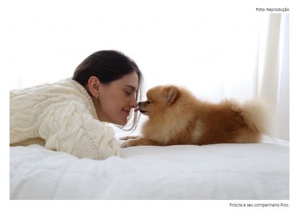 “Ele absorve muito o que eu sinto”, conta advogada sobre animal de assistência emocional