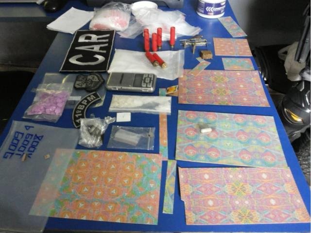 Equipe CAR da PM de Sinop prende três pessoas com 2.111 unidades de LSD e mais drogas sintéticas