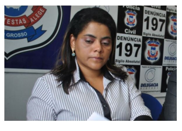 Justiça manda exonerar delegada que orientou empresário para recuperar produtos "piratas" em MT