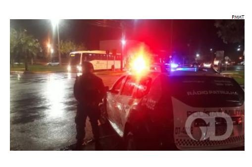 Filho tenta matar pai com facão durante briga na madrugada