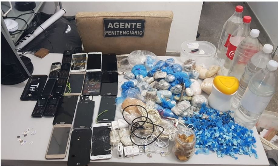 Agentes apreende 1,5 quilo de drogas e celulares na maior penitenciária em MT