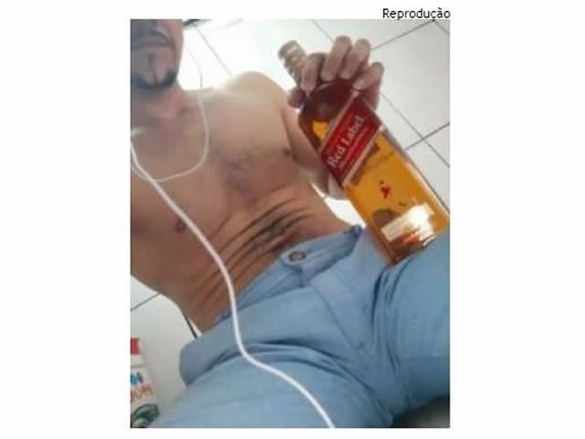 Em vídeos, presos fazem churrasco, exibem garrafas de uísque e cerveja