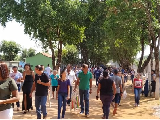 Colidenses compareceram nos dois Cemitérios neste feriado de Finados. (Fotos)