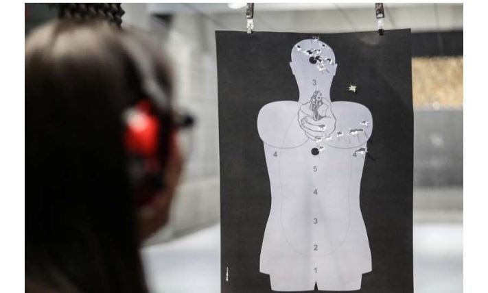Em derrota para Bolsonaro, Câmara aprova projeto de armas desidratado