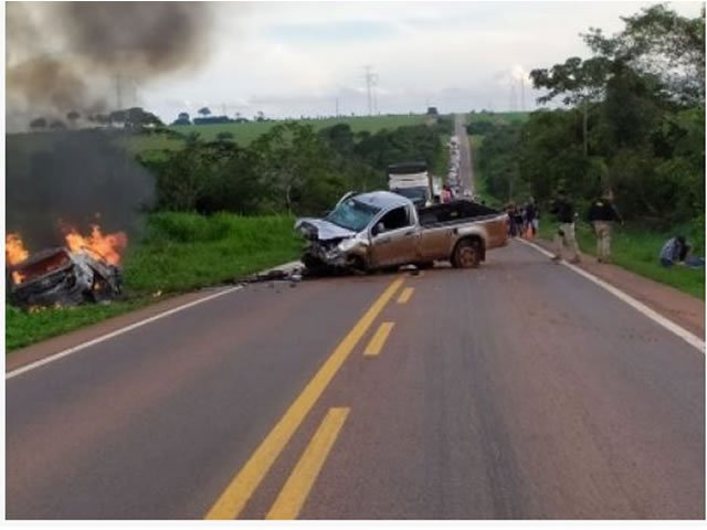 Acidente supostamente deixa casal e criança mortos na BR 163 em Castanhal, próximo à Sinop. (Fotos)