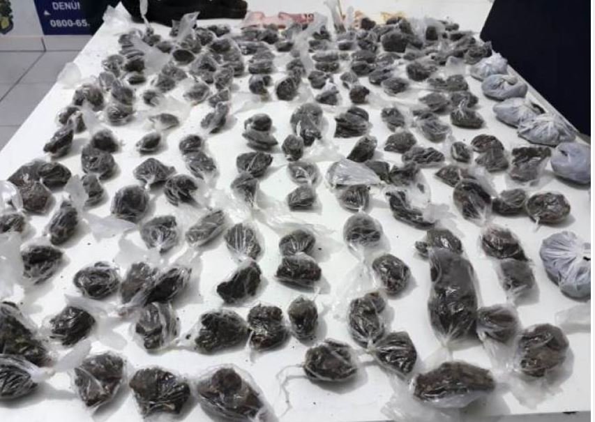 Homem é preso com 87 porção de maconha em Peixoto de Azevedo
