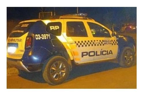 Homem acorda e da de cara com desconhecido no interior do quarto