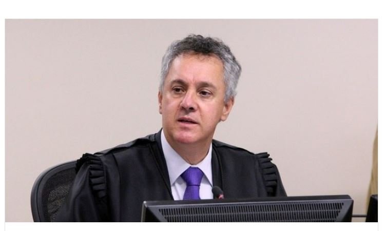 Relator vota contra anular condenação de Lula no caso do sítio