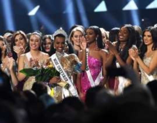 “Que crianças enxerguem o reflexo de seus rostos no meu”, diz Miss 2019