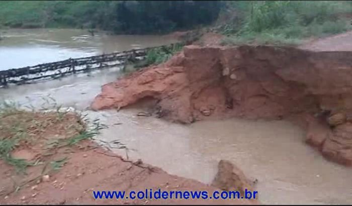 Após fortes chuvas de ontem moradores do distrito de Colorado do Norte estão ilhados. (Vídeo)