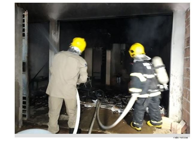 Casa é destruída pelo fogo em Sinop, Incêndio pode ter sido criminoso