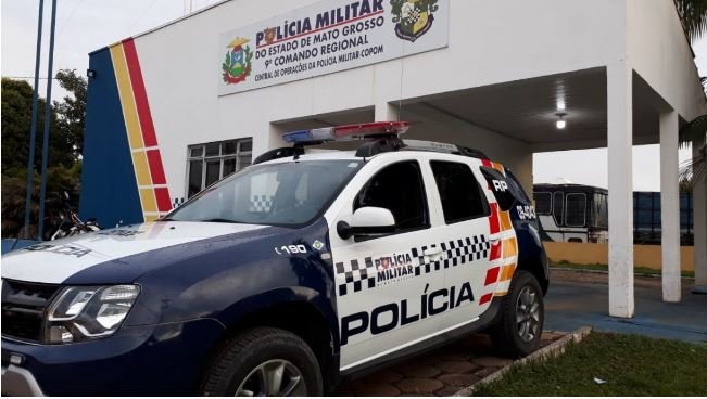 jovem aciona Polícia após vizinho a observar tomando banho, rapaz foi detido