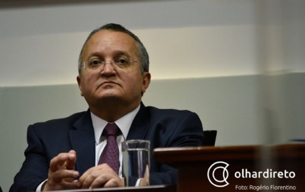 União não pode jogar responsabilidade no Estado, diz Taques