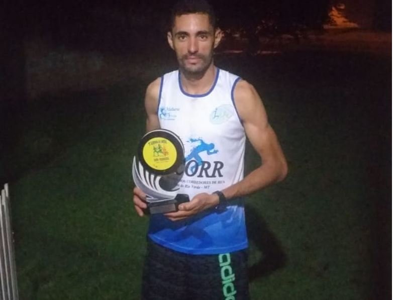 Maicon atleta Colidense conquista o segundo lugar na 1ª Corrida de Natal de Alta floresta. (Fotos)