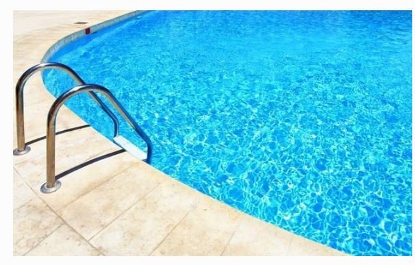 Criança de quatro anos morre afogada em piscina de fazenda