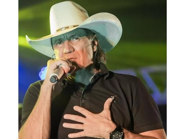 Cantor sertanejo Juliano Cezar morre depois de infarto durante show em Uniflor, no norte do Paraná