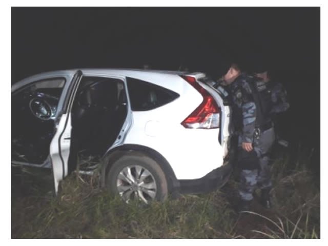 Dois são baleados em troca de tiros com a Polícia Militar. (Fotos)