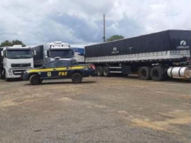 Comboio de carretas carregadas com milho é detido por falta de nota fiscal em MT