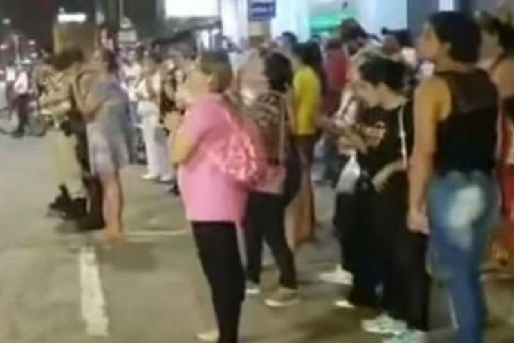 População canta música evangélica e impede suicídio de homem; veja vídeo