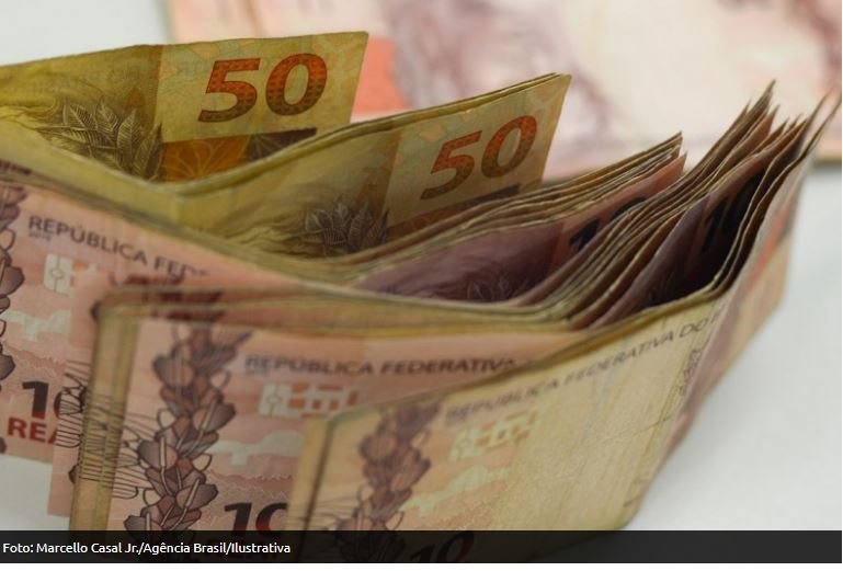 Homem viaja e R$ 10 mil que estavam em colchão são furtados