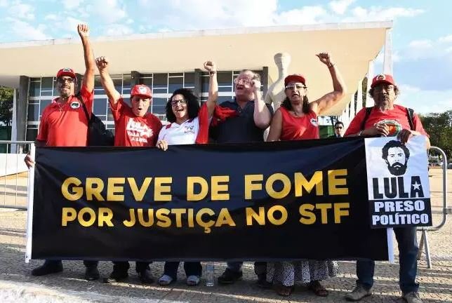 Militantes encerram greve de fome por Lula