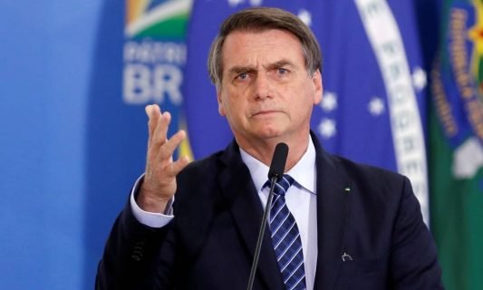 Bolsonaro sanciona lei que barateia emissão de escrituras de imóveis