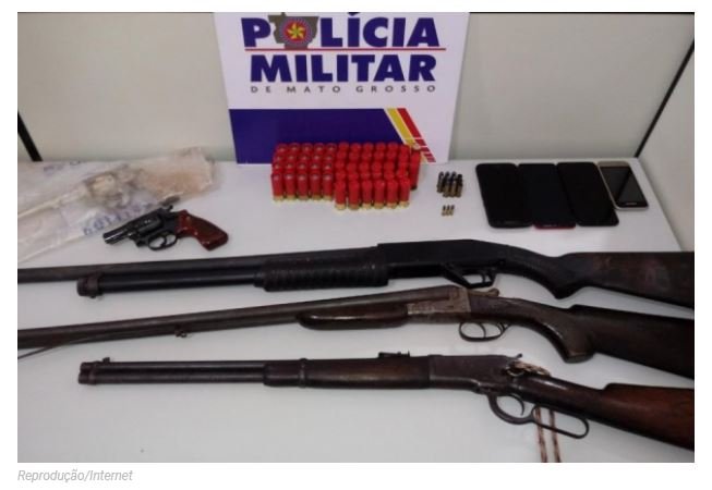 Suspeito de roubo morre em tiroteio com a Polícia Militar