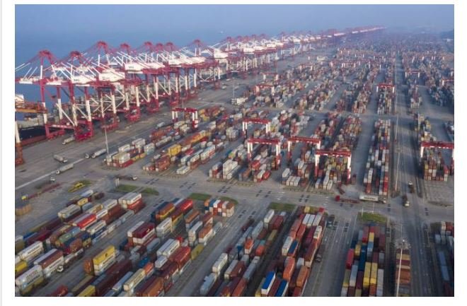 Exportações da China sobem pela primeira vez em 5 meses