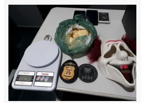 DERF apreende irmãos com quase 1kg de cocaína