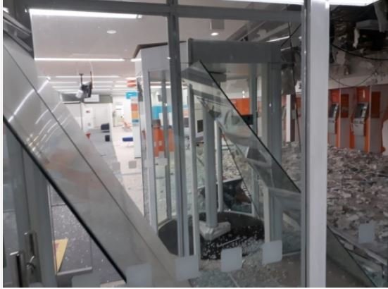 OUSADIA Bandidos explodem agência do banco Itaú no Centro de Cuiabá