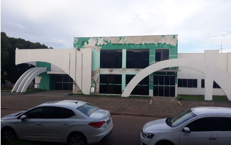 Câmara de Vereadores de Colíder passa por reforma em seu prédio na época de chuvas. (Fotos)