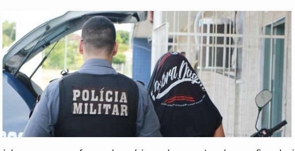 Jovem tenta matar mãe a facadas, ateia fogo em casa e acaba preso