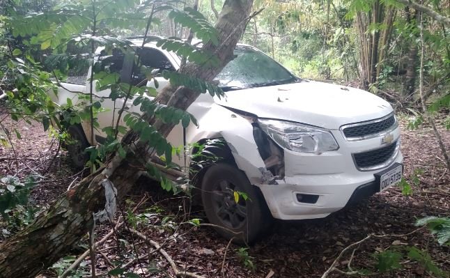 Membro de facção criminosa e preso em Guarantã e caminhoneta roubada e recuperada. (Fotos)