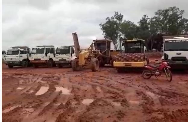 Empresários tem máquinas arrombadas, baterias e equipamentos furtados.