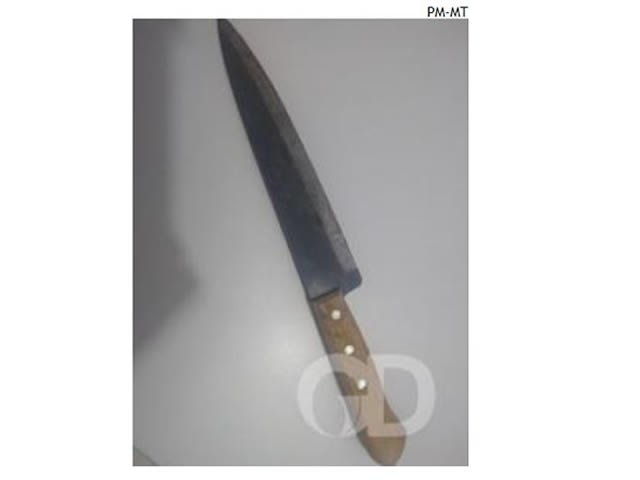Jovem tenta se vingar de martelada na cabeça com facada