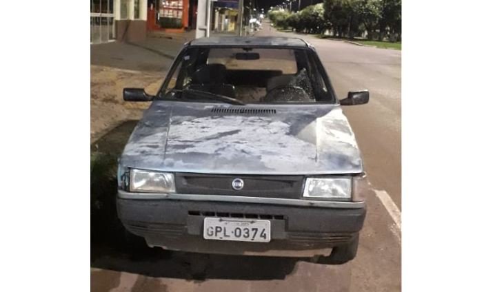 Casal de ladroes são presos em Colíder no flagrante enquanto tentavam levar carro. (Fotos)