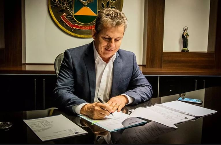 Empresas do governador de MT devem mais de R$ 55 milhões à União