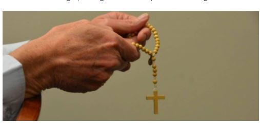 Padre é acusado de abusar de fieis dentro de igreja em MT