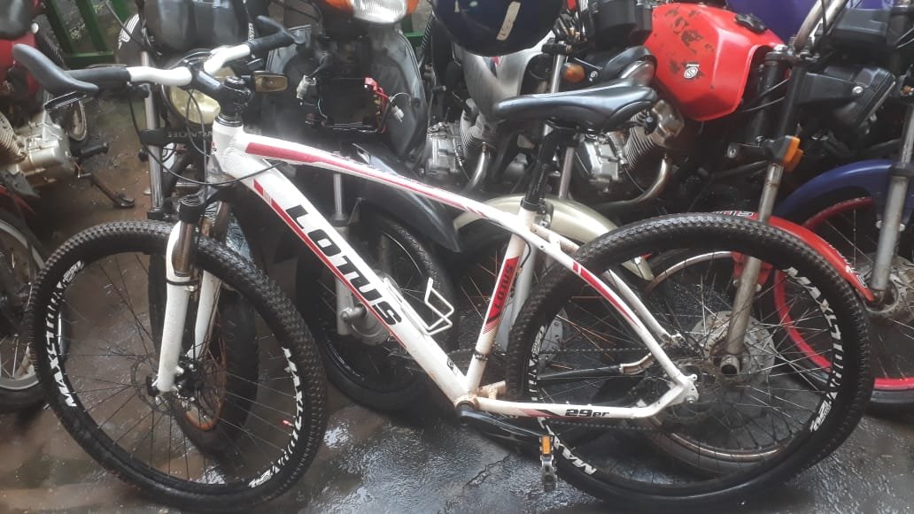 PJC de Colider procura proprietário de uma bicicleta abandonada numa residência.