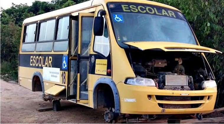 Estudantes ficam sem ir à aula após criminosos furtarem peças de ônibus escolar no Nortão