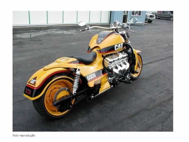 Conheça a brutal moto Cartepillar com motor V8 da Chevrolet
