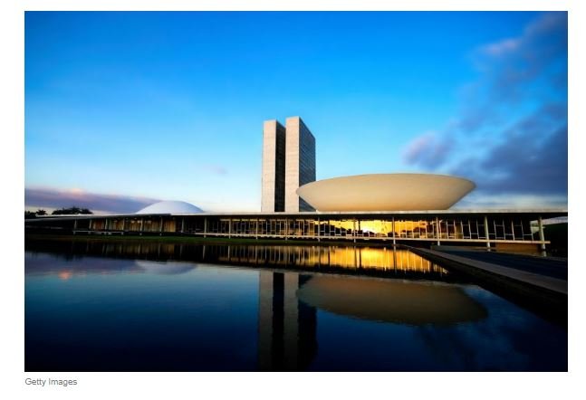 Senado quer proibir que bancos cobrem tarifa de cliente por serviço não usado