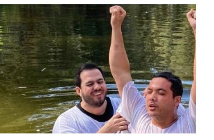 Em Israel, Wesley Safadão se batiza no Rio Jordão: “Reafirmando que a minha vida é de Jesus”