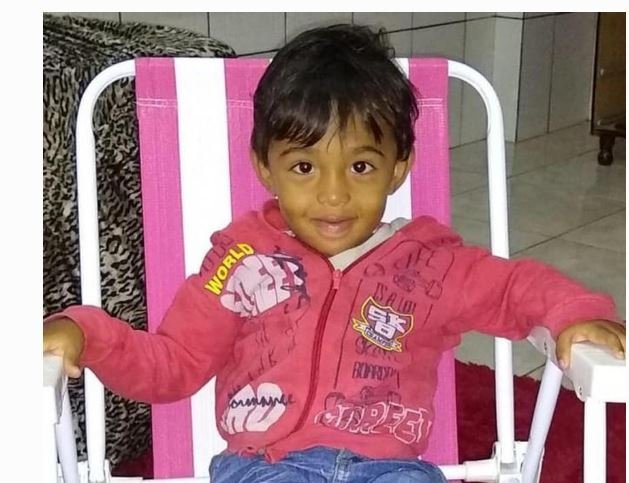 Menino de 3 anos morre uma semana após ser baleado na cabeça pelo pai em CanaranA