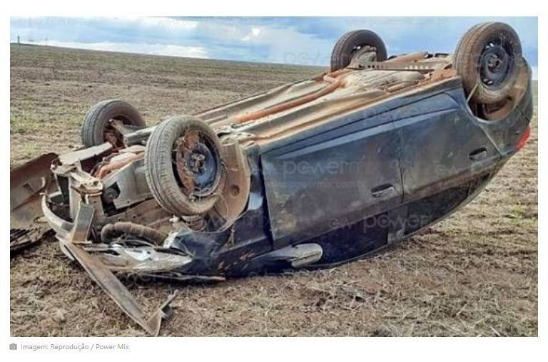 Menor infrator fica ferido após capotar veículo roubado em estrada no interior